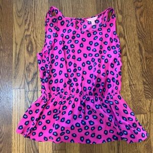 Fun and flirty silk Lilly Pulitzer sleeveless leopard print top.